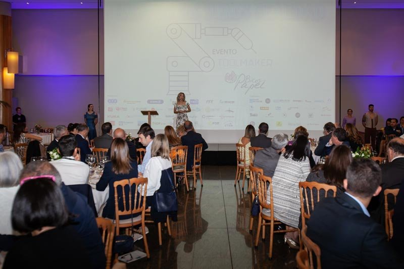 cena-ceremonioa-toolmaker