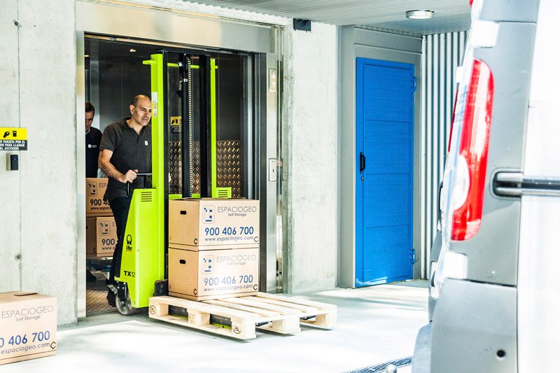 Carga y descarga Espaciogeo Vigo Carga y descarga Espaciogeo Vigo